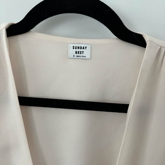 Aritzia Sunday Best Kimberly Blouse - Picture 4 of 6